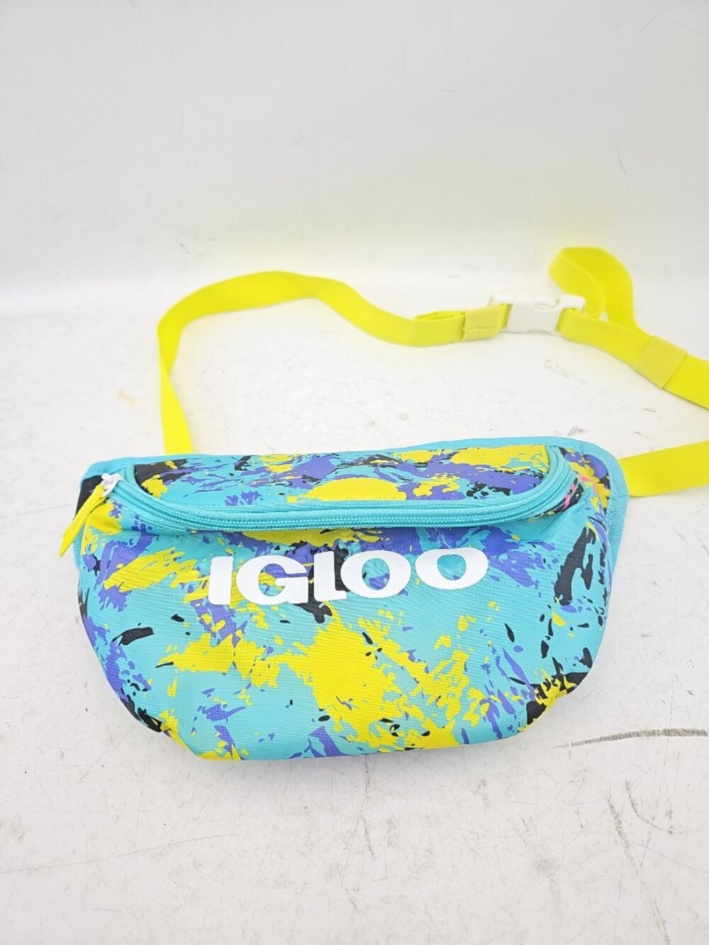 Igloo Retro 90s Style Waist Cooler Bag